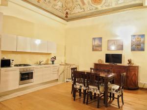 Palazzo Bianchi Bandinelli by FrancigenaApartments