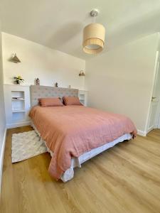 Maisons de vacances La Maison L'Eperon, stylish 5 star villa surrounded by vineyard near Saint Emilion : photos des chambres