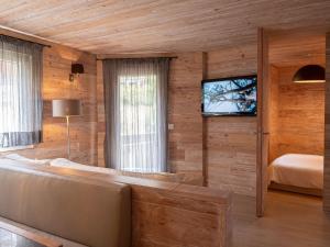 Apartment Chesa Sur Val 21 by Interhome