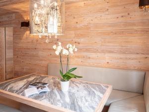 Apartment Chesa Sur Val 21 by Interhome