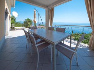 Apartment La Mer-2 by Interhome