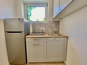 Beachfront Apartments and Rooms