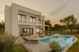 Blue Bay Villas
