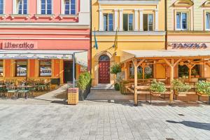 Market Square Apartment Old Town Wroclaw by Renters