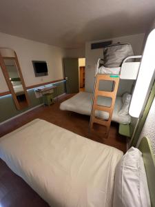 Hotels Ibis Budget Marseille Est Porte d'Aubagne : photos des chambres