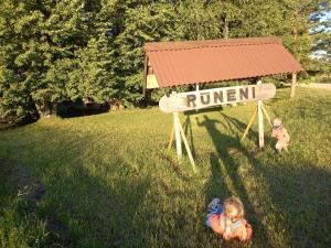 Rūnēnu zāļu namiņš