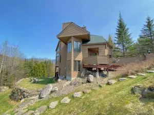 C3 Crawford Ridge Townhome with Mt Washington views - just a short walk from ski lodge and slopes - Lancaster
