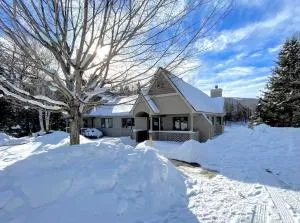 F7 Comfortable golf course townhouse within walking distance of Mount Washington Hotel - Marshfield Station