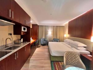 Premium Studio room in Pearl City Suites