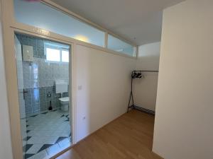 80s Retro Apartment