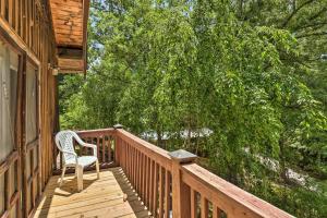Pet-Friendly Leicester Mountain View Escape