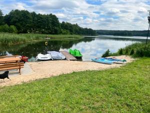 DOMEK U BEATY - KASZUBY - BEZPOŚREDNIO PRZY JEZIORZE