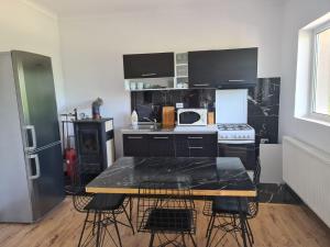 Mountain View 2 - ciubar