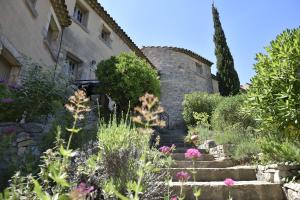 Villages vacances Les Garrigues de la Vallee des Baux : photos des chambres