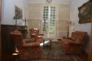 Maisons de vacances Chateau Rosemont - Grande maison familiale campagne dans le Medoc avec piscine et tennis a 15 mn Bordeaux : photos des chambres