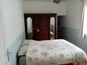 Villas Belle maison, beau quartier, piscine, proche centre, 5 chambres : photos des chambres