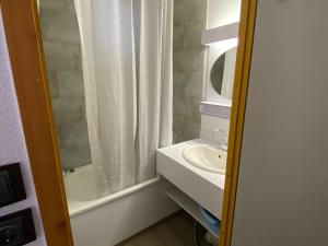 Studio cosy, accès direct pistes, proche commodités - FR-1-181-2505