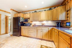 White Mountain Log Home