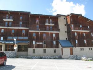 Appartement Triplex 2 Pièces · Ski aux Pieds · Terrasse - FR-1-181-2624