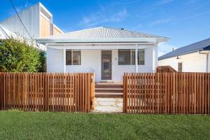 Fishery Road Cottage Pet Friendly 2 Mins Walk to Beach - 4hvězdičkové hotely ve městě Currarong