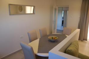 Apartments with parking space Valbandon, Fazana - 7296