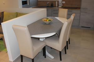 Apartments with parking space Valbandon, Fazana - 7296