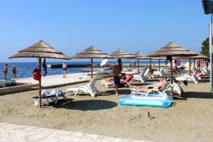 Apartments with parking space Porec - 7012