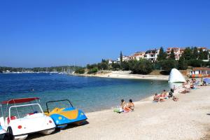 Apartments with a parking space Pjescana Uvala, Pula - 7612