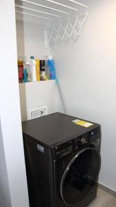 New Lovely 3 bedroom condo with an AWESOME view!