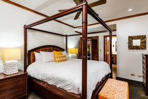 La Esquina (3 minutes from Beach, perfect for a family getaway)