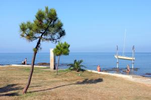 Apartments with a parking space Umag - 16354