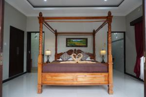 Puri Bisma Ubud - 4 Bedroom PRIVATE VILLA - 10 min walking to Ubud Center