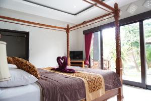 Puri Bisma Ubud - 4 Bedroom PRIVATE VILLA - 10 min walking to Ubud Center