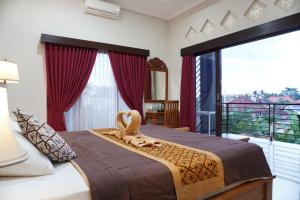 Biệt Thự Có Hồ Bơi Riêng (Villa with Private Pool)