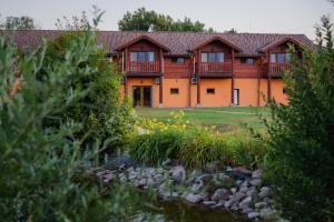 Tri Duby Golf Apartments