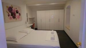 Lili Mar, 2-bedroom apartment with private parking