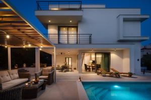 Luxury Villa Cippico XXII with Pool