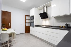 Home2Book Stylish & Roomy Santa Cruz City Center