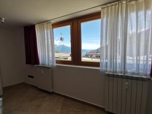 Monolocale nuovo sulla pista da sci in montagna