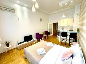 DORA stan na dan Novi Beograd Savada Blok A, parking 5 evra dan