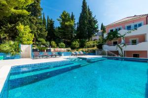 Family friendly apartments with a swimming pool Mlini Dubrovnik  8579