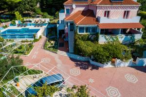 Family friendly apartments with a swimming pool Mlini, Dubrovnik - 8579