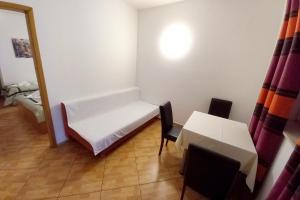 Family friendly apartments with a swimming pool Mlini, Dubrovnik - 8579