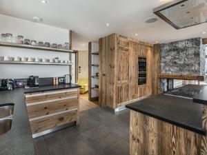 Chalet de luxe avec sauna à Courchevel - FR-1-563-89