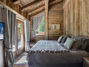 Chalet élégant 4* à Méribel, proche télécabine Olympe, 4 chambres, dortoir, hammam et cheminée - FR-1-566-32