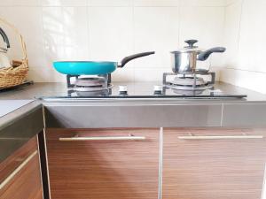 Airport Garden Stay #corner hoise 5 rooms #free wifi #parking #tv chanel