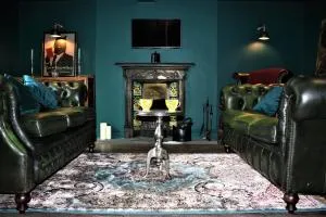 The Wolf's Den - 威瑟恩西