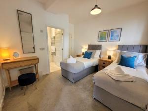 Crescent House Apartments