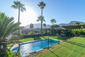 Ocean Views Luxury Villa next to beach