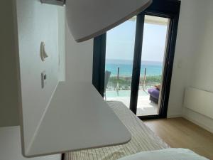 Great Views First Line Teleworkers and Families Unforgetable Apartment